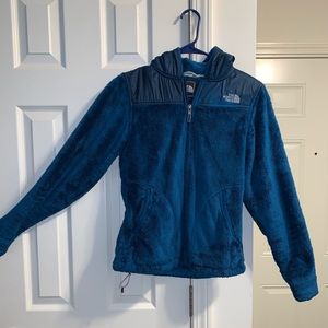 North face. Smoke free home !